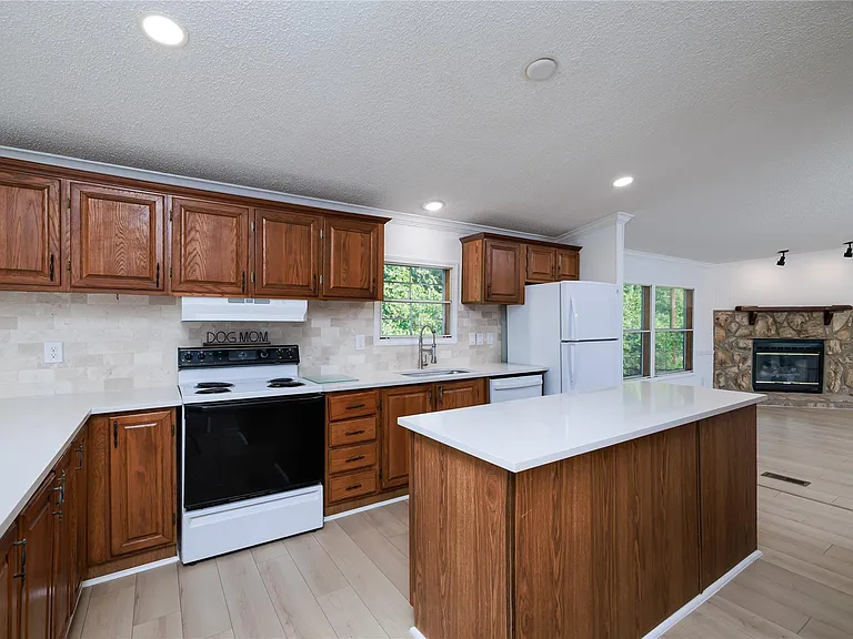 1579 Tara Dr — Photo 8