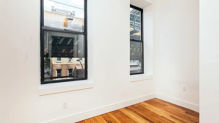 Rented by Nooklyn NYC LLC | media 43