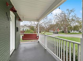 918 Ridgelake Dr, Metairie, LA 70001