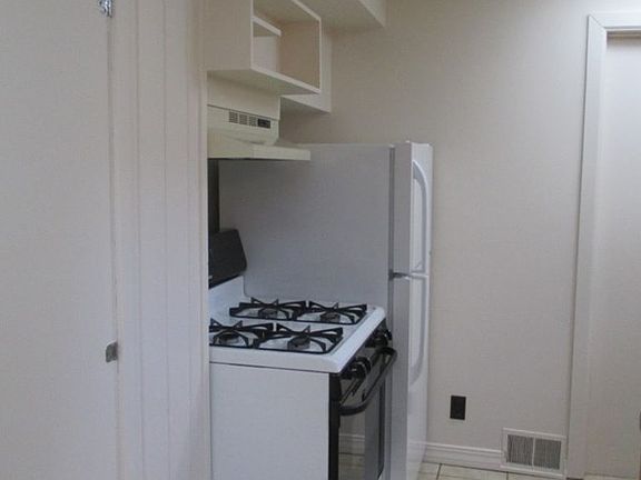 5th image of 206A Thorne St