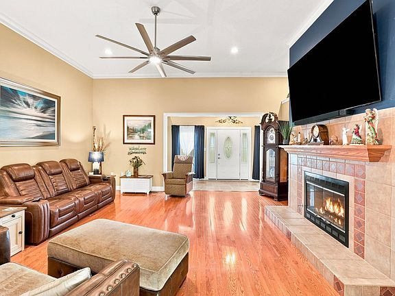 4th image of 4732 Fowler Dr