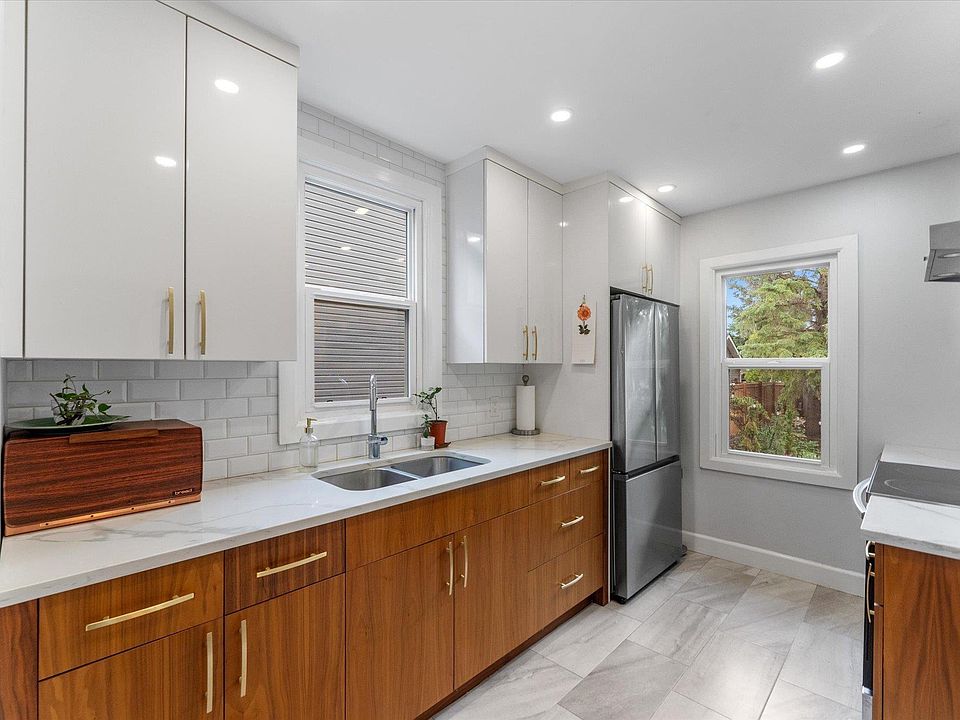 1st image of 10947 116th St NW