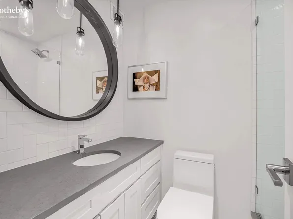 330 East 38th Street image 6 of 15