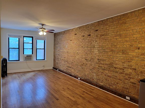 2nd image of 648 W Waveland Ave #2