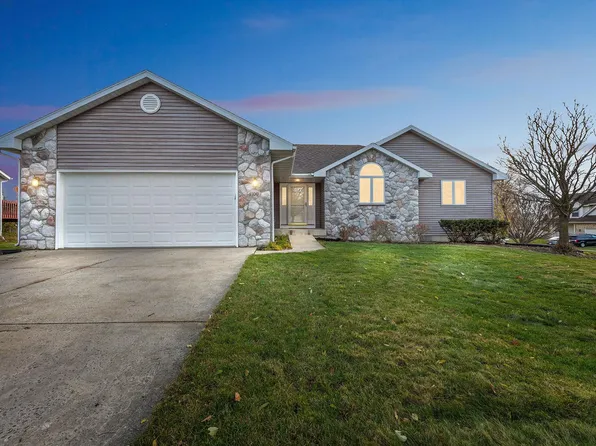1100 Starlight Ln, Cottage Grove, WI 53527