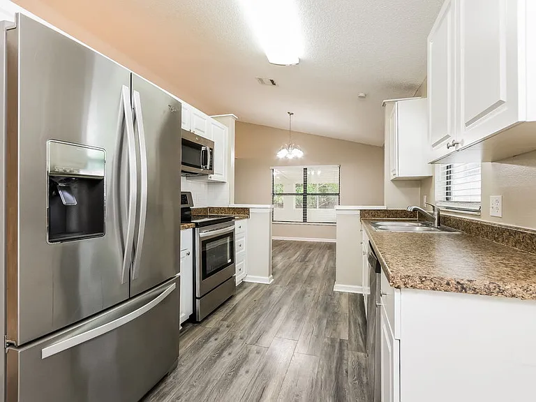 1418 Mona Dr — Photo 9