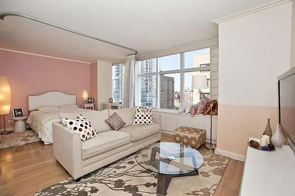 Rented by BLU Real Estate | media 2
