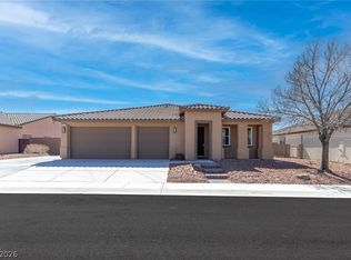 5761 E Badlands Ln, Pahrump, NV 89061