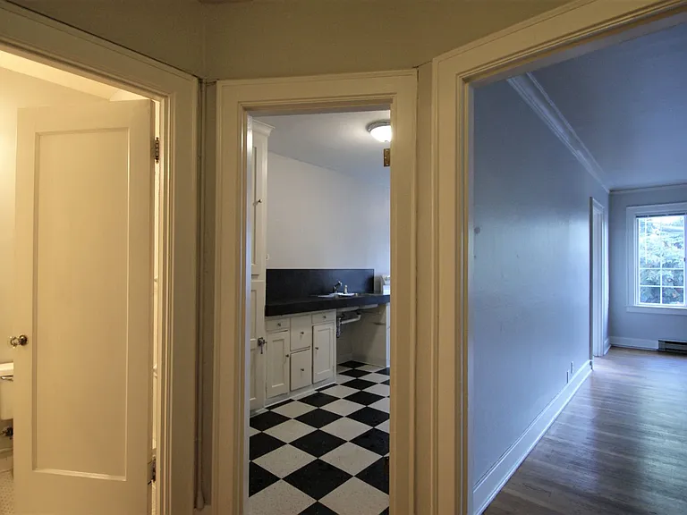 3008 Harvard Ave E — Photo 5