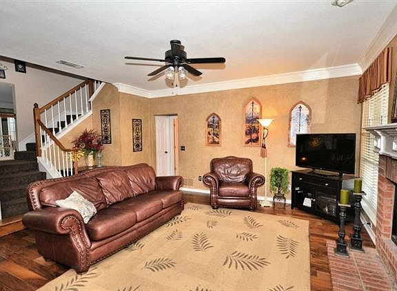 4th image of 8809 Tanglewood Ct