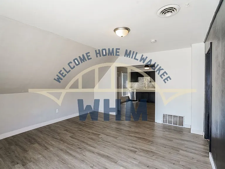 4804 W Forest Home Ave — Photo 6