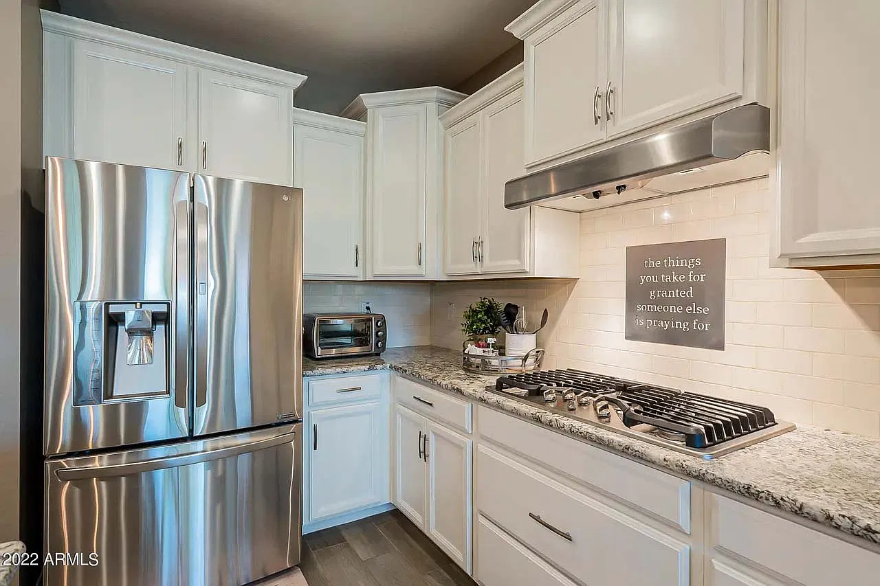 4 bed, 2709 sqft, $3,450 — Photo 2
