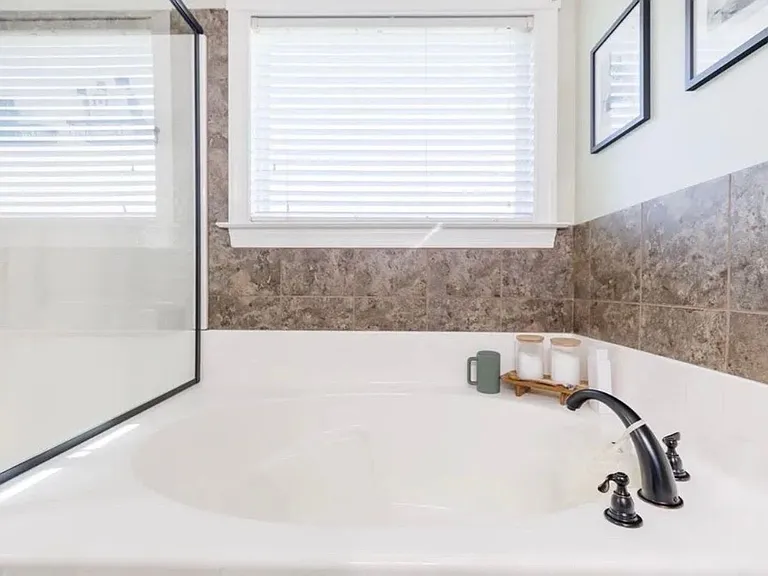 901 Sugarberry Dr — Photo 16