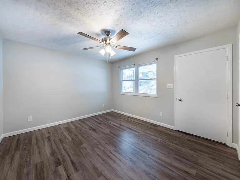 831 Alpine St — Photo 3