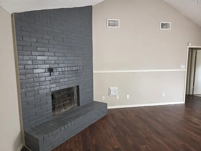 6303 Gladewell Dr — Photo 7