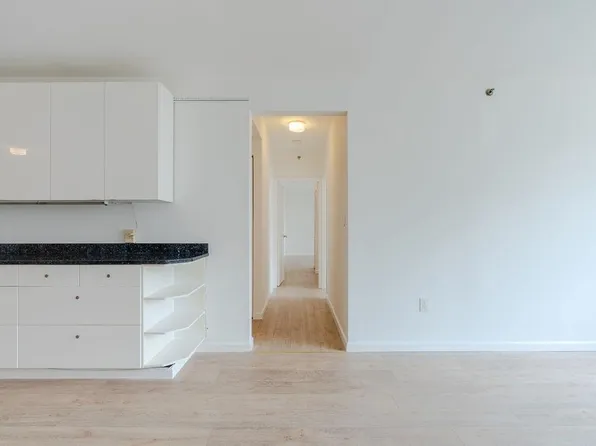 45 River Dr South image 15 of 49