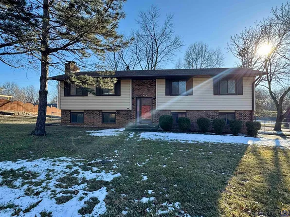2013 Casa Loma Dr, Emporia, KS 66801
