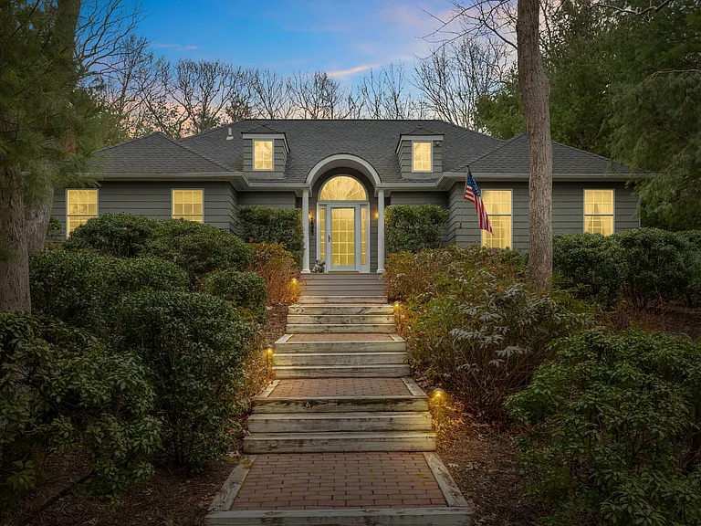 Hickory Ct — Photo 1
