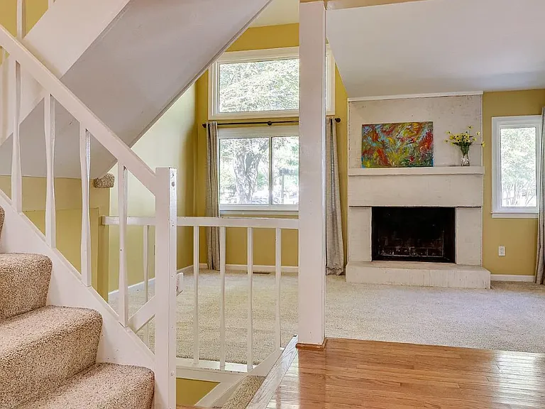 2210 Glencourse Ln — Photo 23