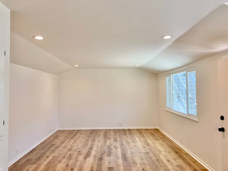 416 Mills Way — Photo 4