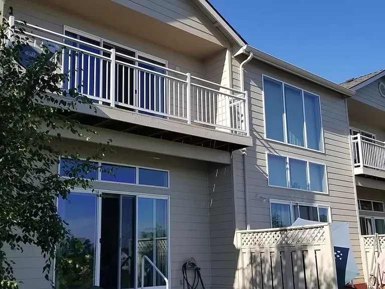 292-298 Crystal Springs Ln N — Photo 6