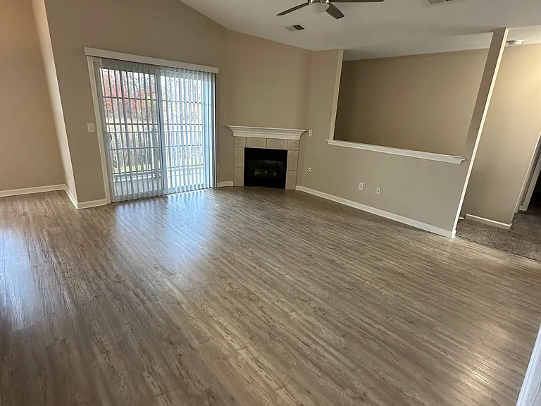 Dockside Village Apartments — Photo 81