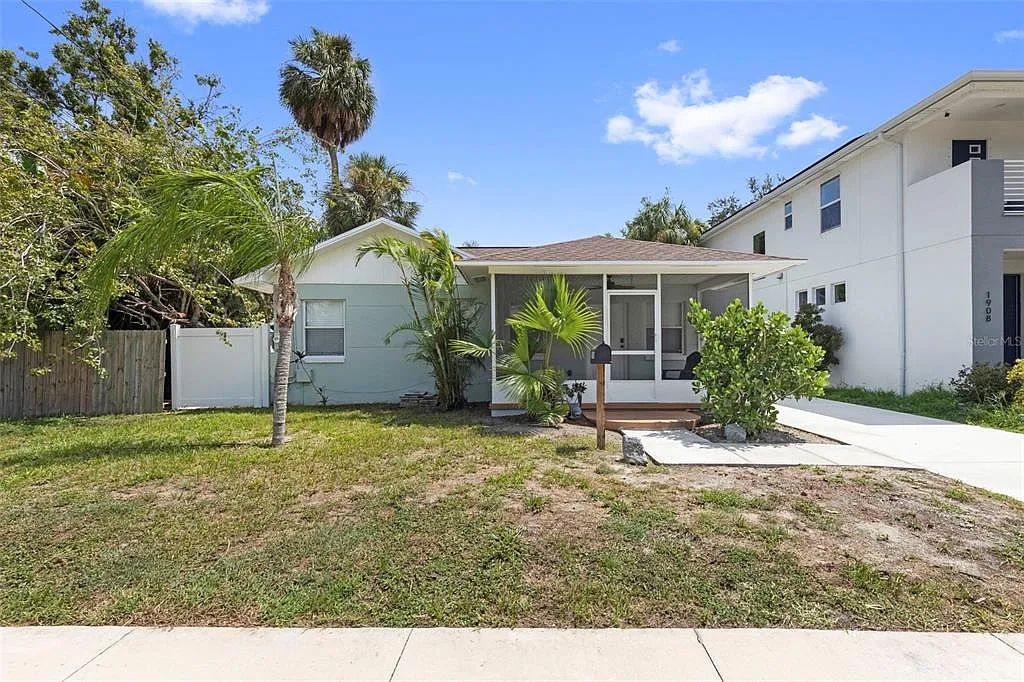 3 bed, 3.0 bath, 1460 sqft, $3,750 — Photo 3