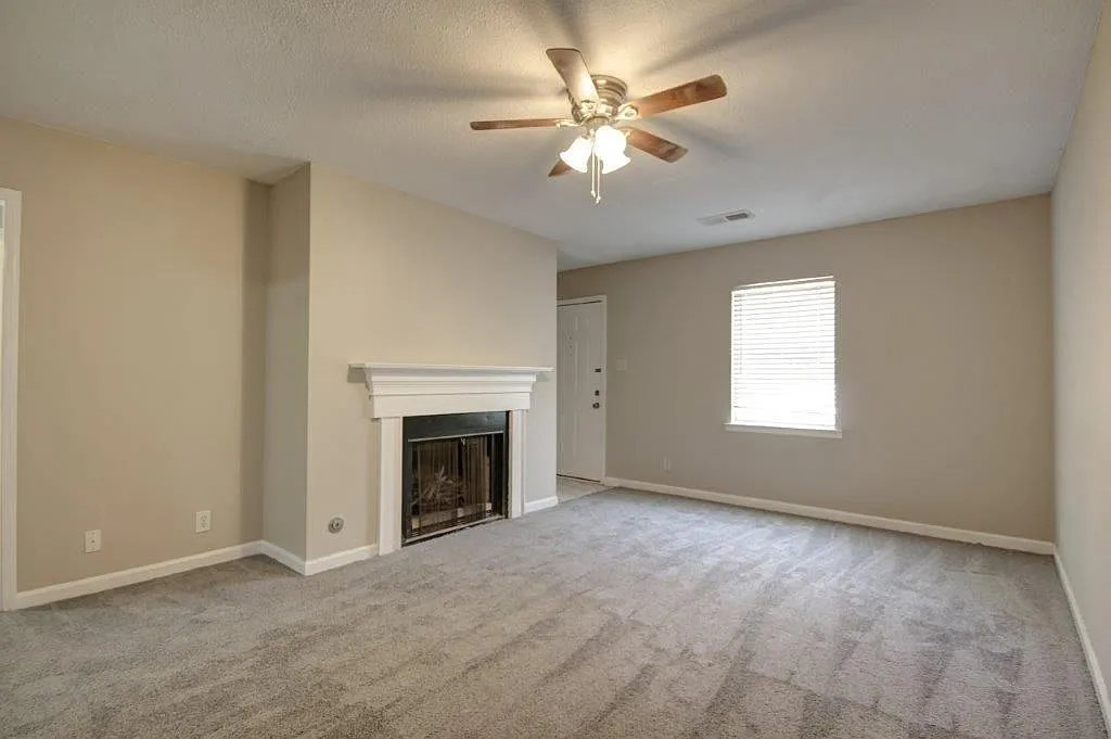 Building Photo - 925 Westland Dr