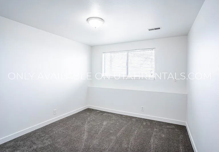 2090 S State St — Photo 10