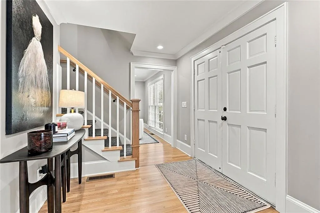 3 bed, 2.5 bath, 2365 sqft, $5,000 — Photo 4