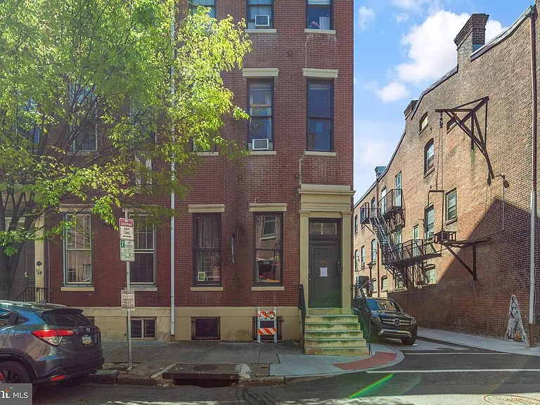 916 Pine St #3R — Photo 7
