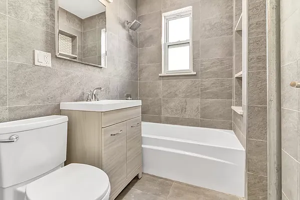 Rented by Halvatzis Realty | media 7