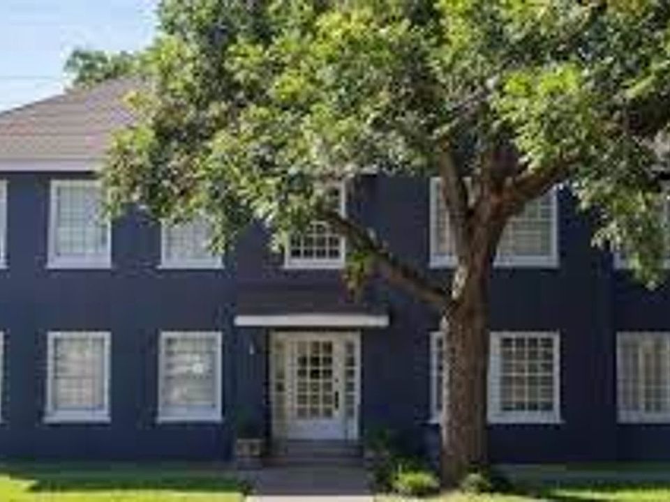 2nd image of 2000 Austin Ave #4