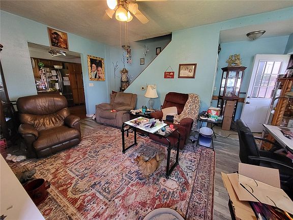 3rd image of 209 Hiddeson Ave