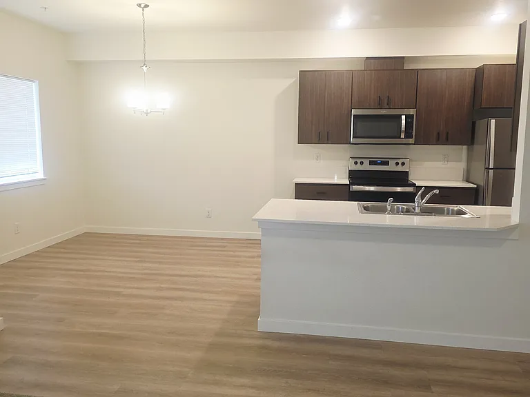 100 N 5th St #B35 — Photo 3