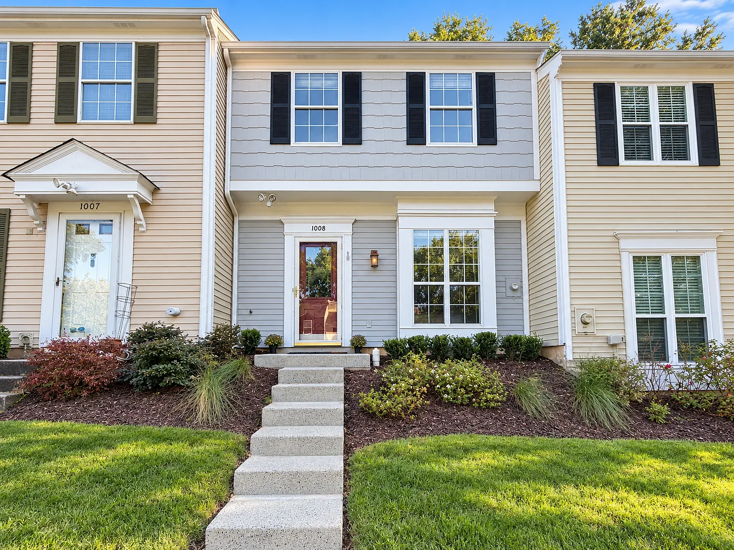 2 bed, 2.5 bath, 1208 sqft, $2,150 — Photo 1