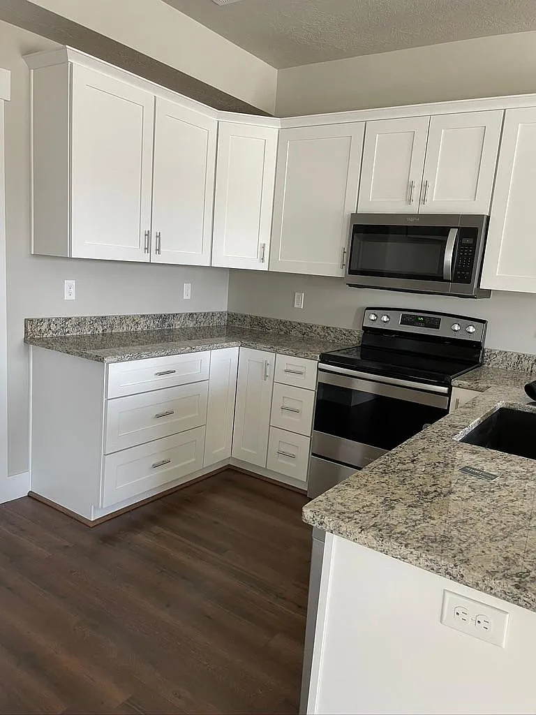 788 N Fairfield Rd — Photo 3