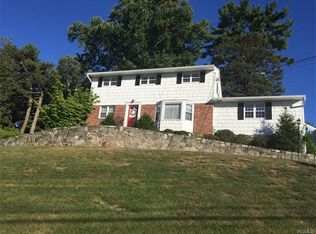 1 Stonegate Rd, Ossining, NY 10562