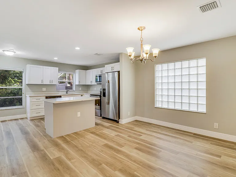 4881 McGill St — Photo 16