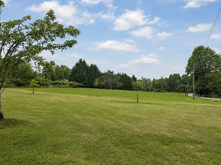 10135 Sampson Rd — Photo 23