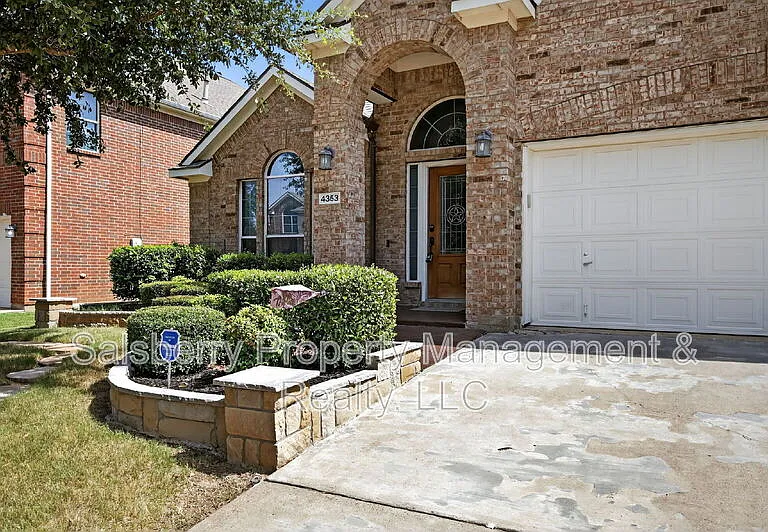 4353 Mountain Crest Dr — Photo 3