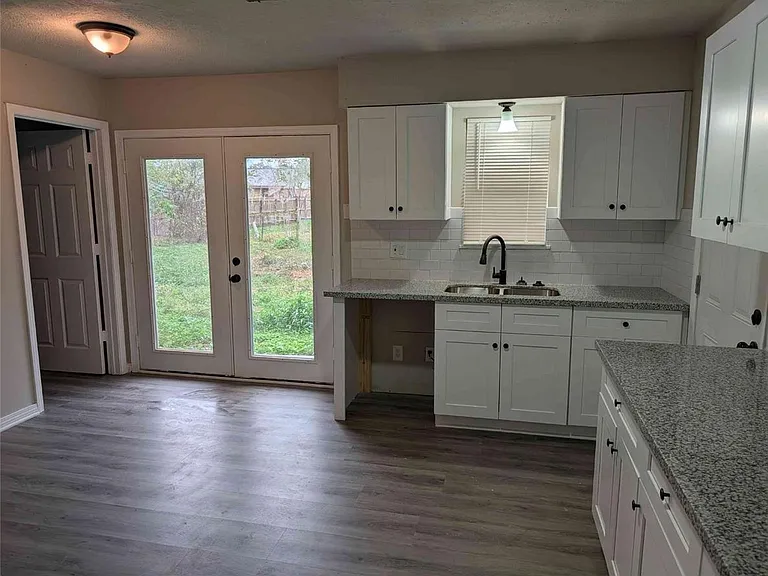 10922 Lockgate Ln — Photo 3