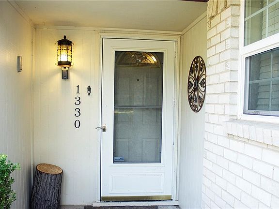 4th image of 1330 Elsmere Dr