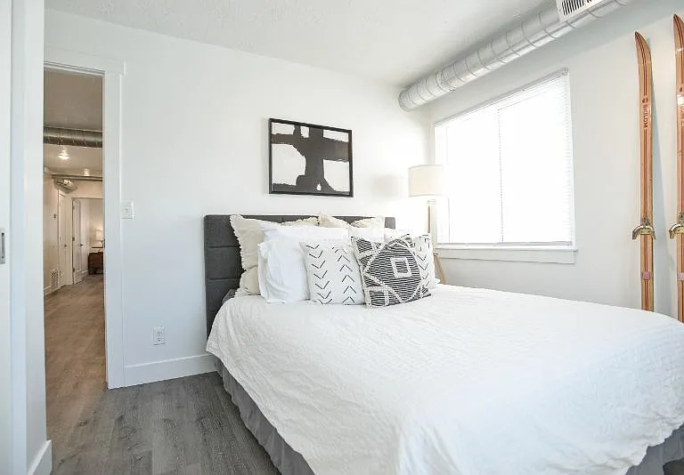 2740 S 1300 E — Photo 8
