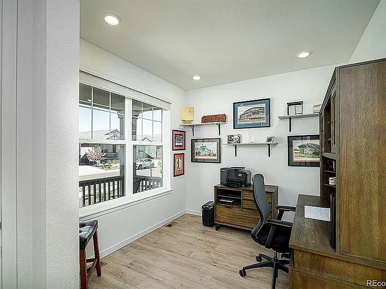 3 bed, 1760 sqft, $2,870 — Photo 3