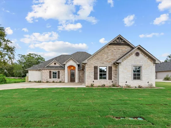 8527 Freestone Dr, Bullard, TX 75757