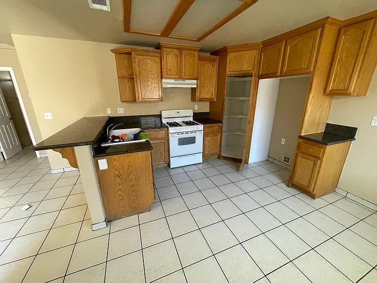 16439 Smoke Tree St #16431 — Photo 1