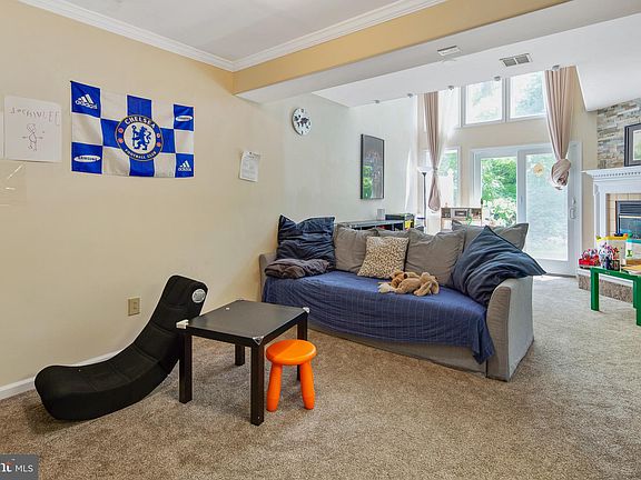 4th image of 317 Pleasant Knoll Ct