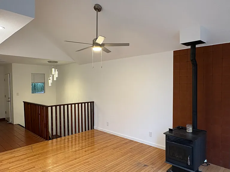 2820 London Rd — Photo 3