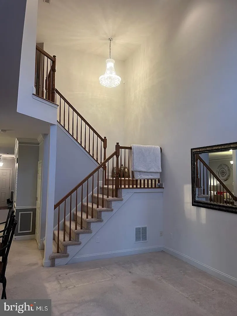 3 bed, 2.5 bath, 2034 sqft, $3,200 — Photo 2